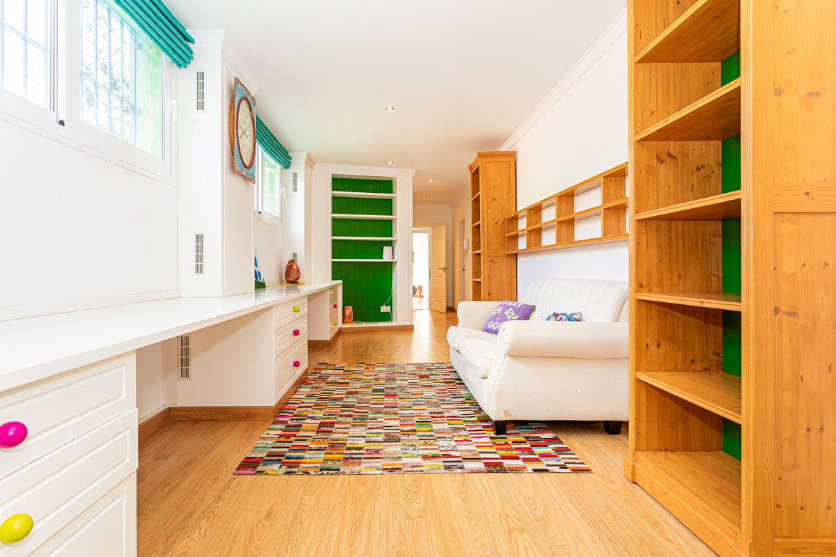 Se vende Villa - Chalet de 8 dormitorios en Costa Del Sol, Málaga, España