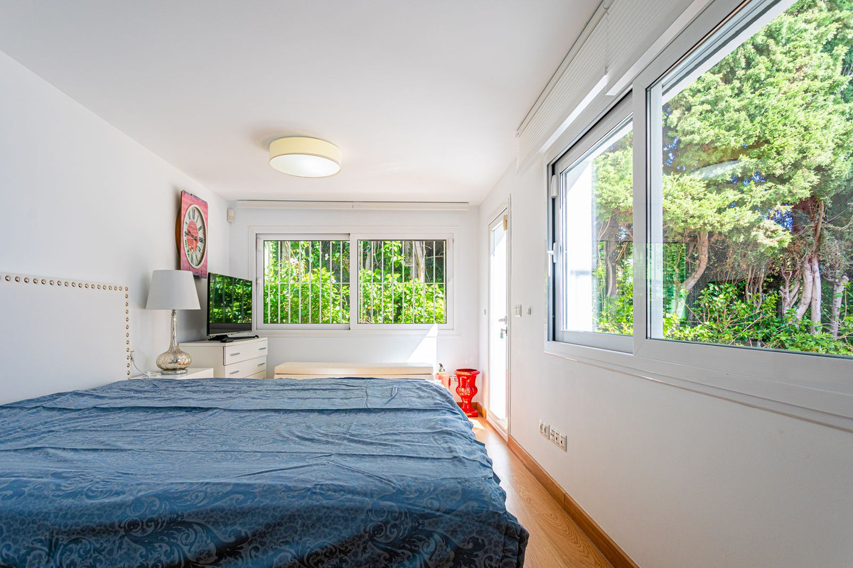 Se vende Villa - Chalet de 8 dormitorios en Costa Del Sol, Málaga, España