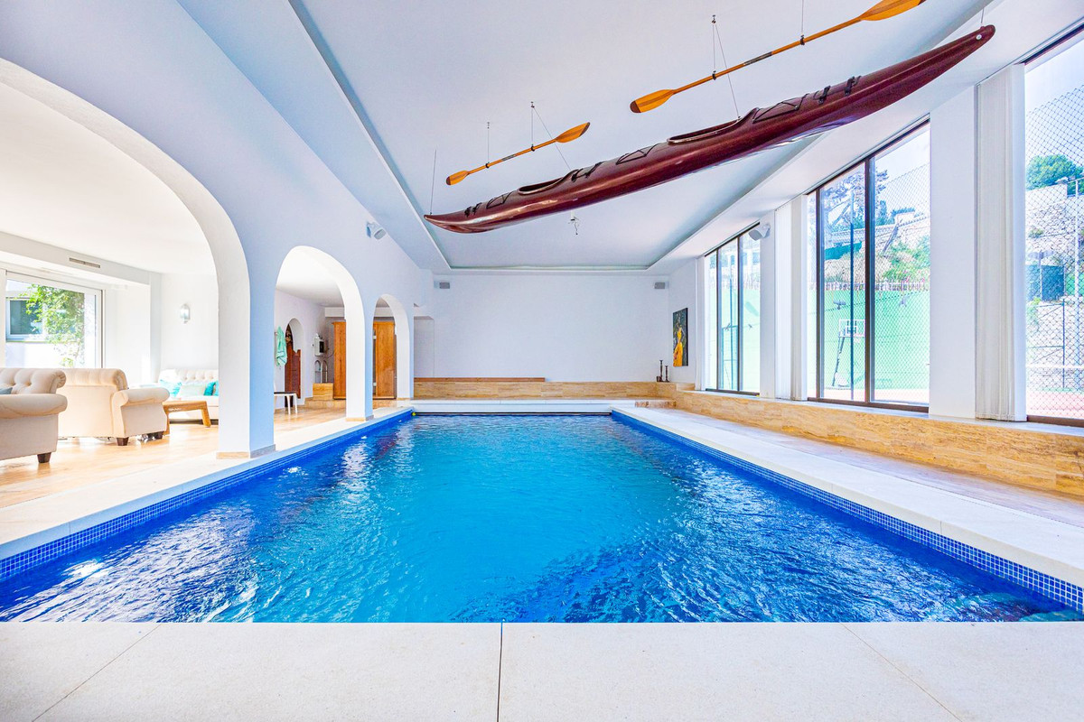 Se vende Villa - Chalet de 8 dormitorios en Costa Del Sol, Málaga, España
