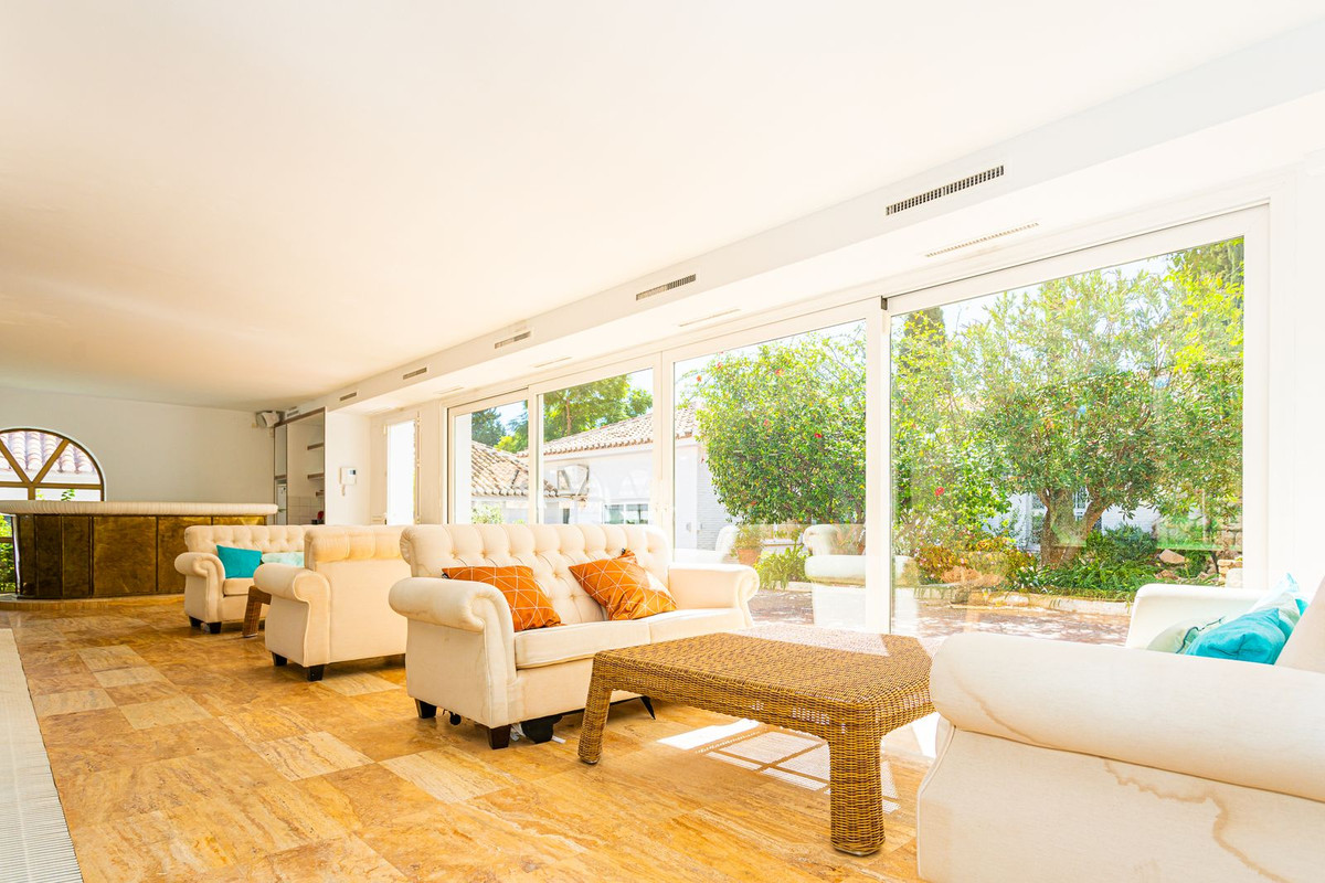 Se vende Villa - Chalet de 8 dormitorios en Costa Del Sol, Málaga, España