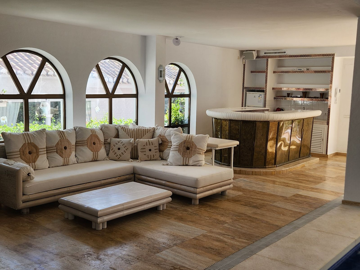 Se vende Villa - Chalet de 8 dormitorios en Costa Del Sol, Málaga, España