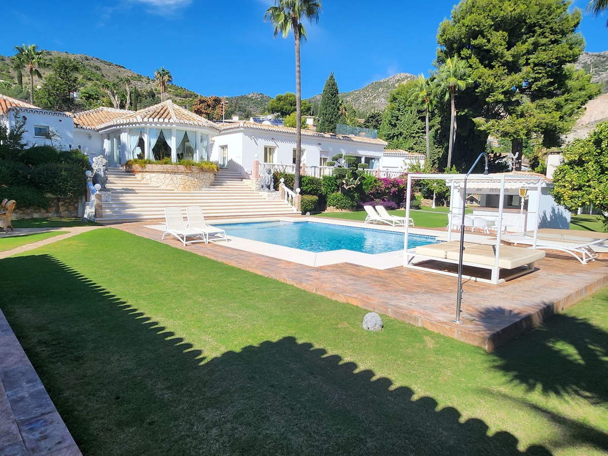 Se vende Villa - Chalet de 8 dormitorios en Costa Del Sol, Málaga, España