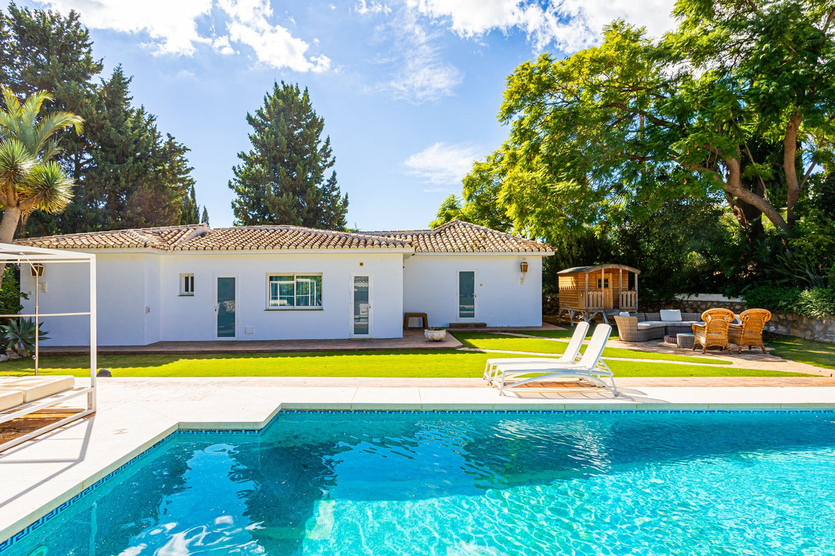 Se vende Villa - Chalet de 8 dormitorios en Costa Del Sol, Málaga, España