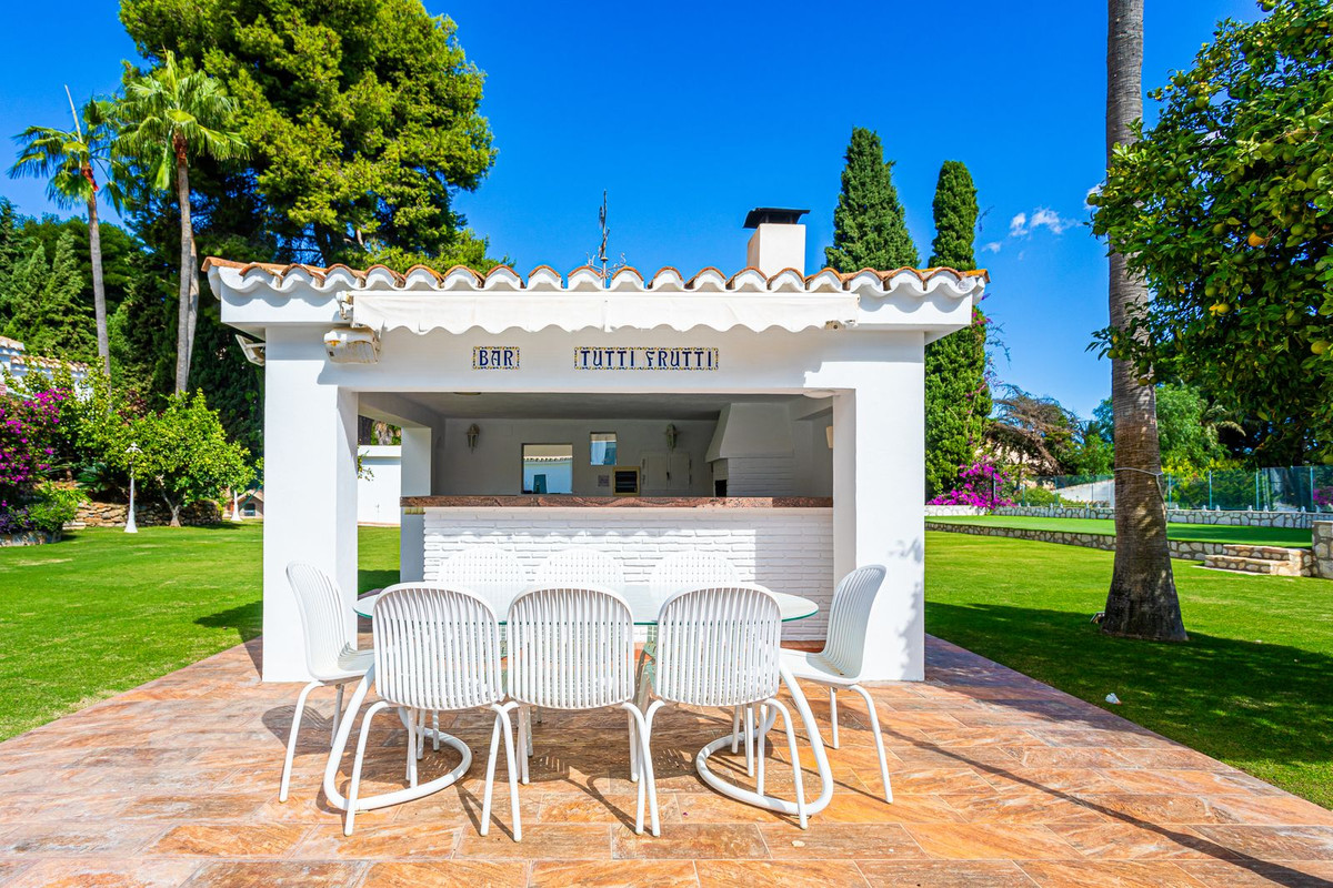 Se vende Villa - Chalet de 8 dormitorios en Costa Del Sol, Málaga, España