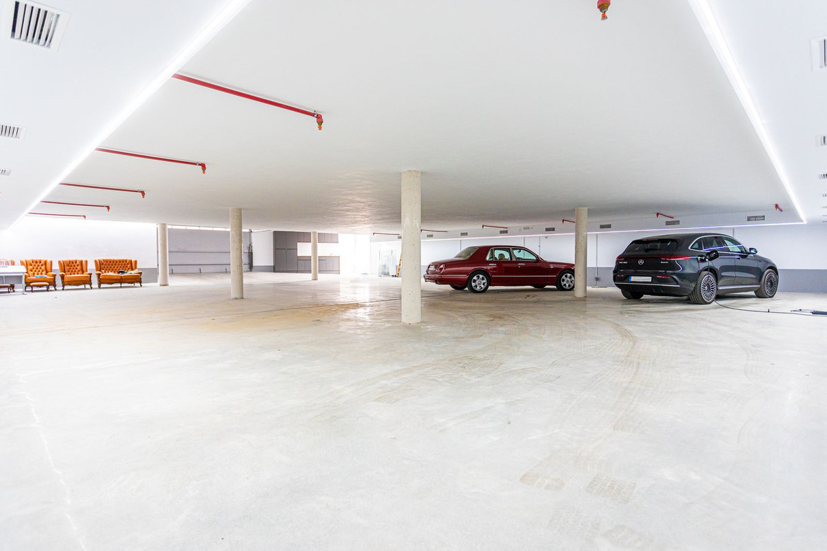 Se vende Villa - Chalet de 8 dormitorios en Costa Del Sol, Málaga, España