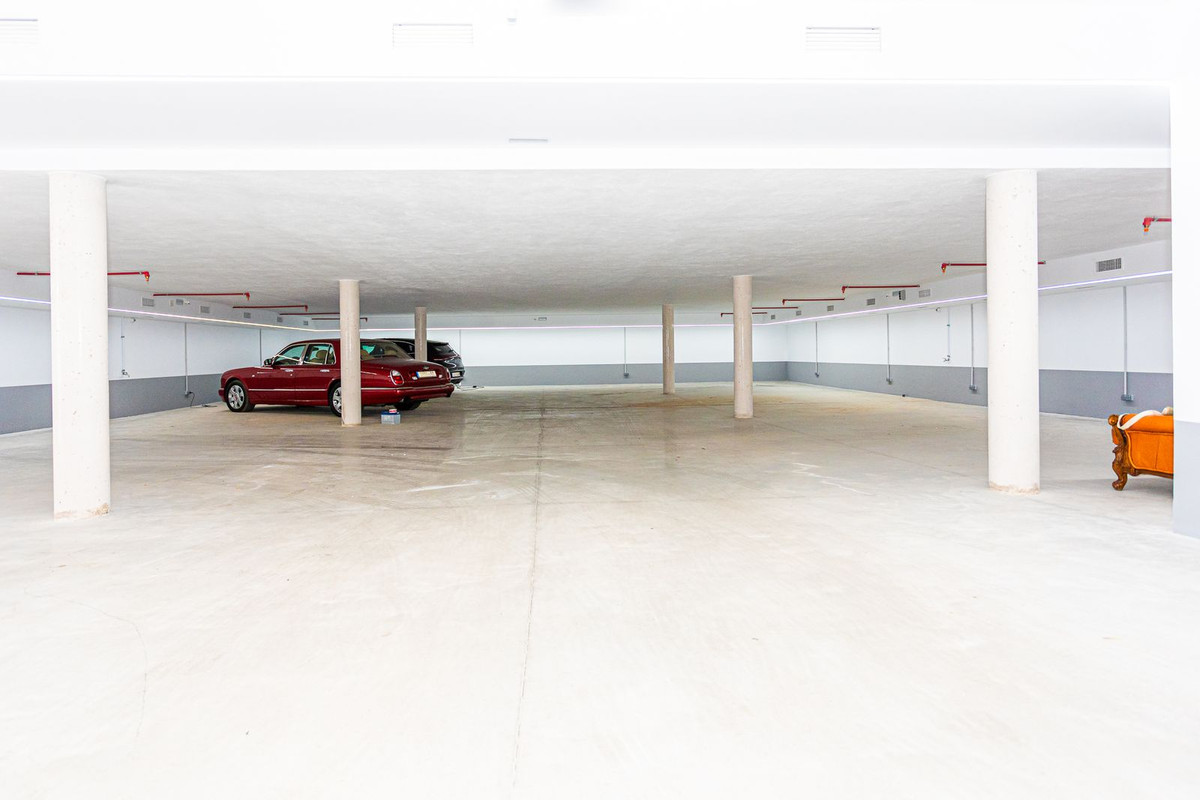 Se vende Villa - Chalet de 8 dormitorios en Costa Del Sol, Málaga, España