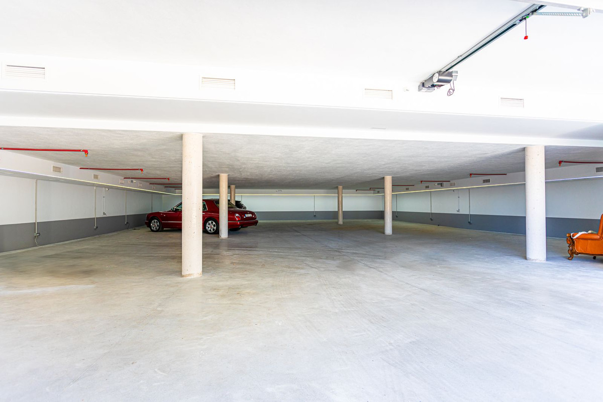 Se vende Villa - Chalet de 8 dormitorios en Costa Del Sol, Málaga, España