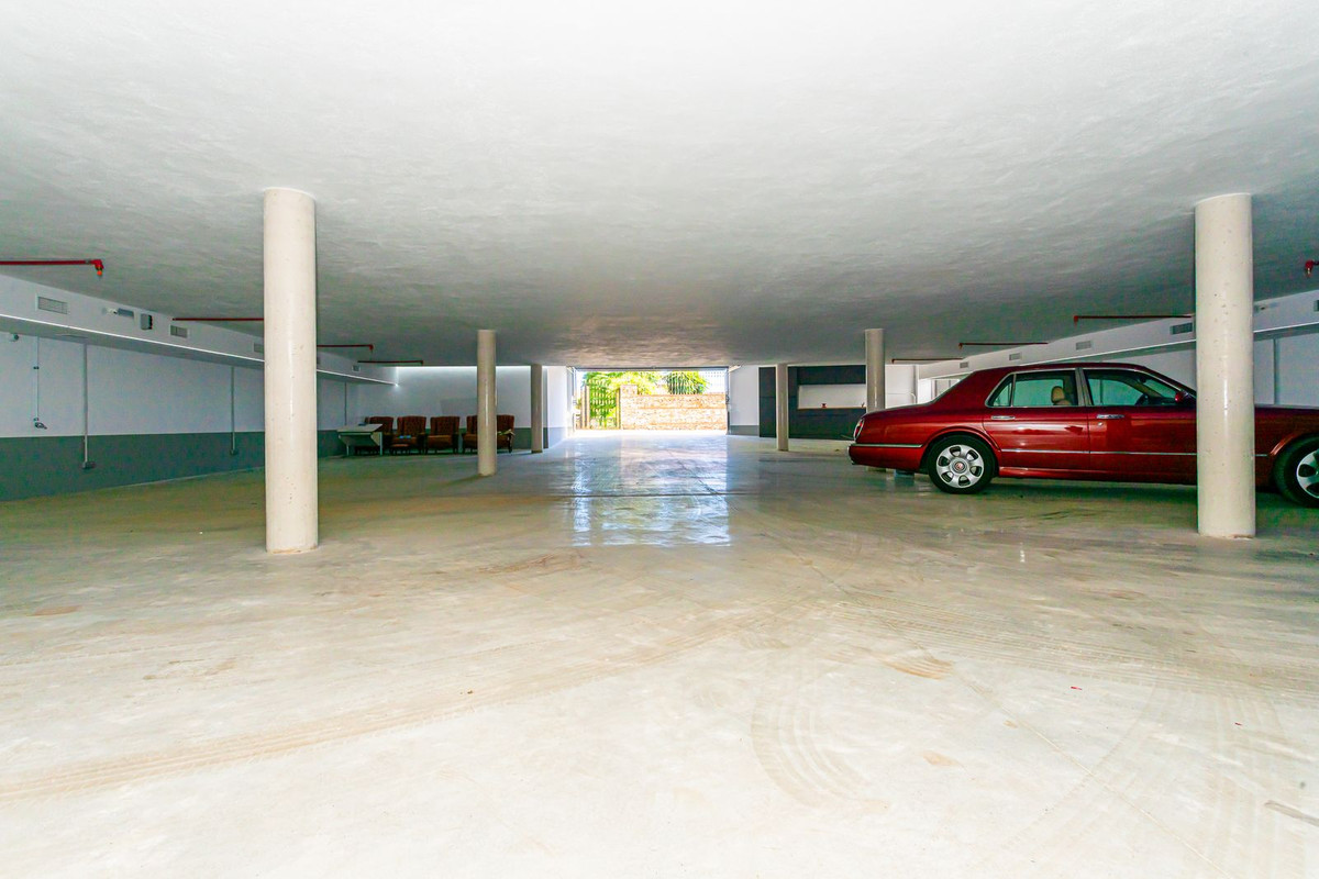 Se vende Villa - Chalet de 8 dormitorios en Costa Del Sol, Málaga, España