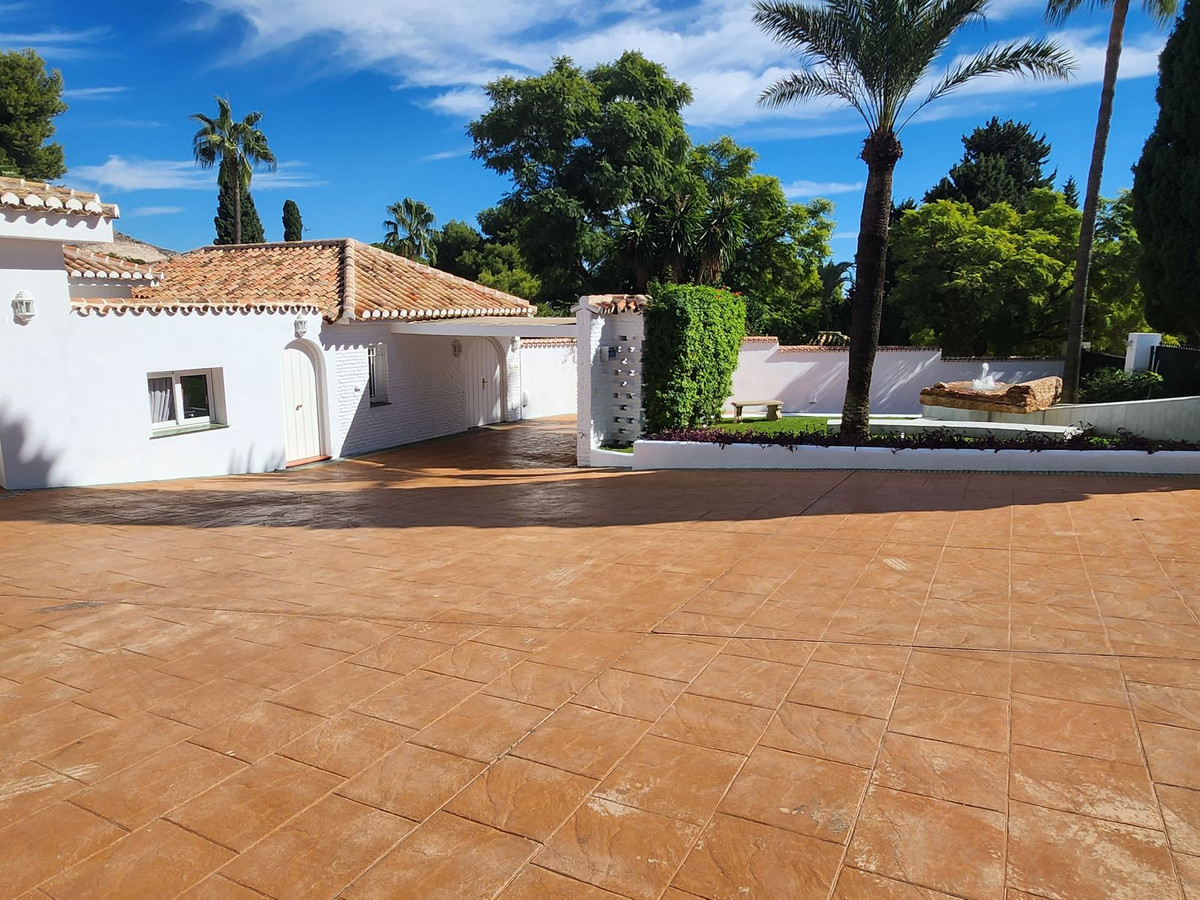 Se vende Villa - Chalet de 8 dormitorios en Costa Del Sol, Málaga, España