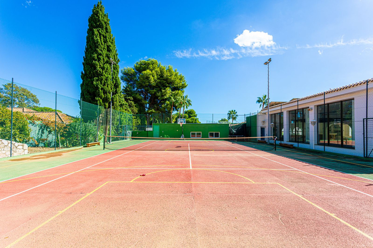 Se vende Villa - Chalet de 8 dormitorios en Costa Del Sol, Málaga, España