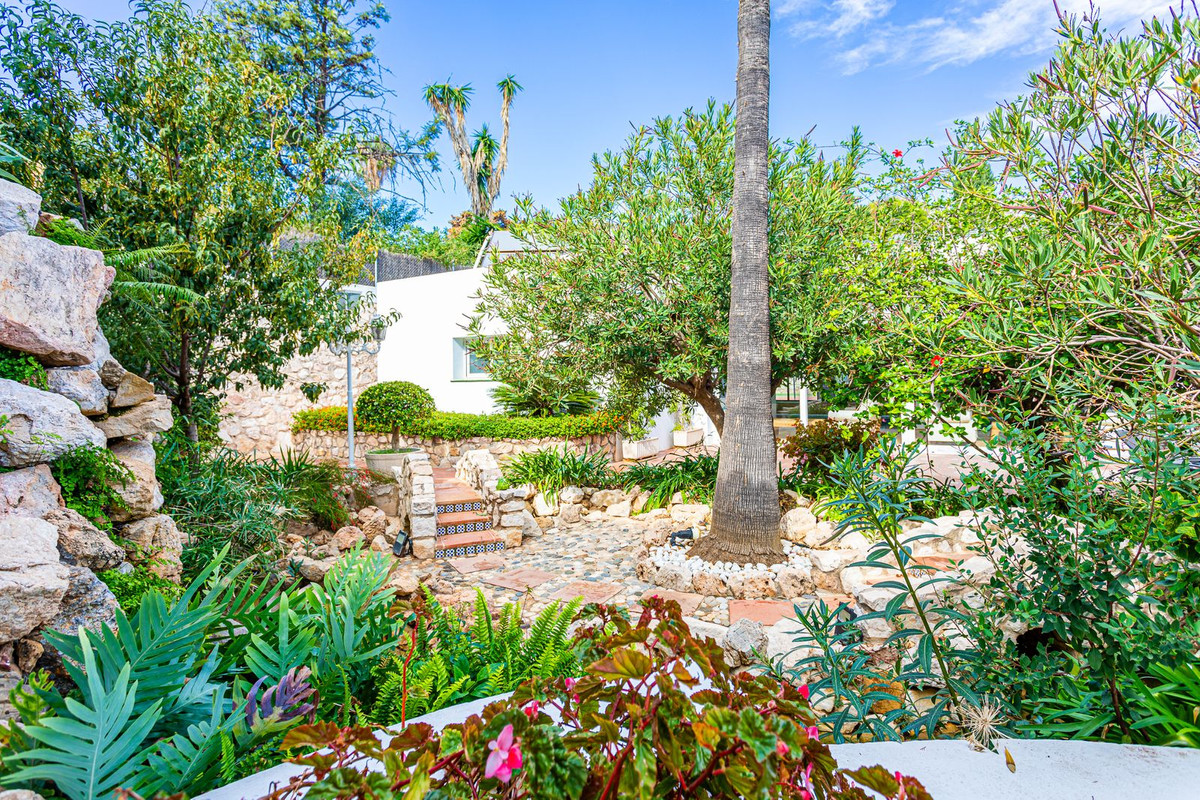 Se vende Villa - Chalet de 8 dormitorios en Costa Del Sol, Málaga, España