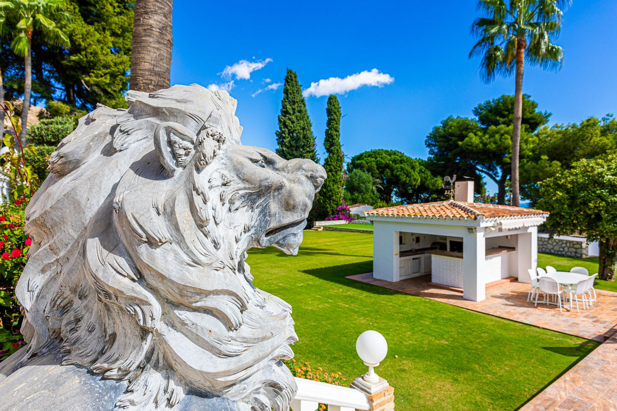Se vende Villa - Chalet de 8 dormitorios en Costa Del Sol, Málaga, España