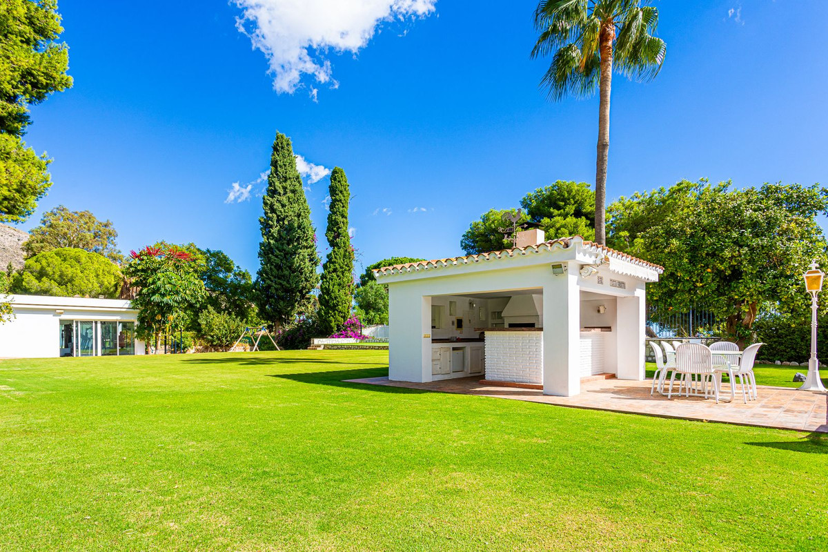 Se vende Villa - Chalet de 8 dormitorios en Costa Del Sol, Málaga, España