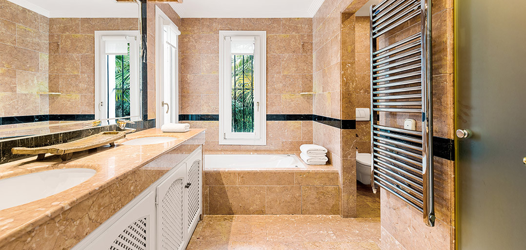 Se vende Villa - Chalet de 6 dormitorios en Costa Del Sol, Málaga, España