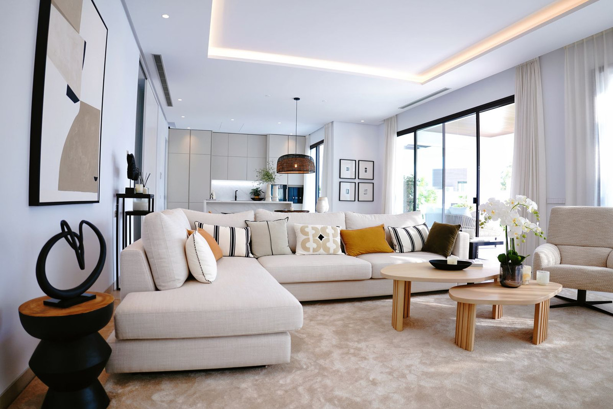 Se vende Villa - Chalet de 5 dormitorios en Costa Del Sol, Málaga, España