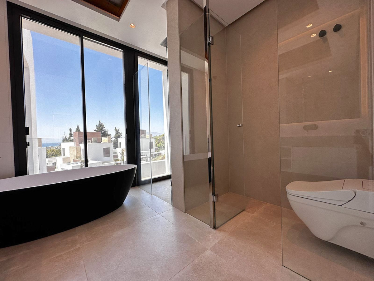 Se vende Villa - Chalet de 5 dormitorios en Costa Del Sol, Málaga, España