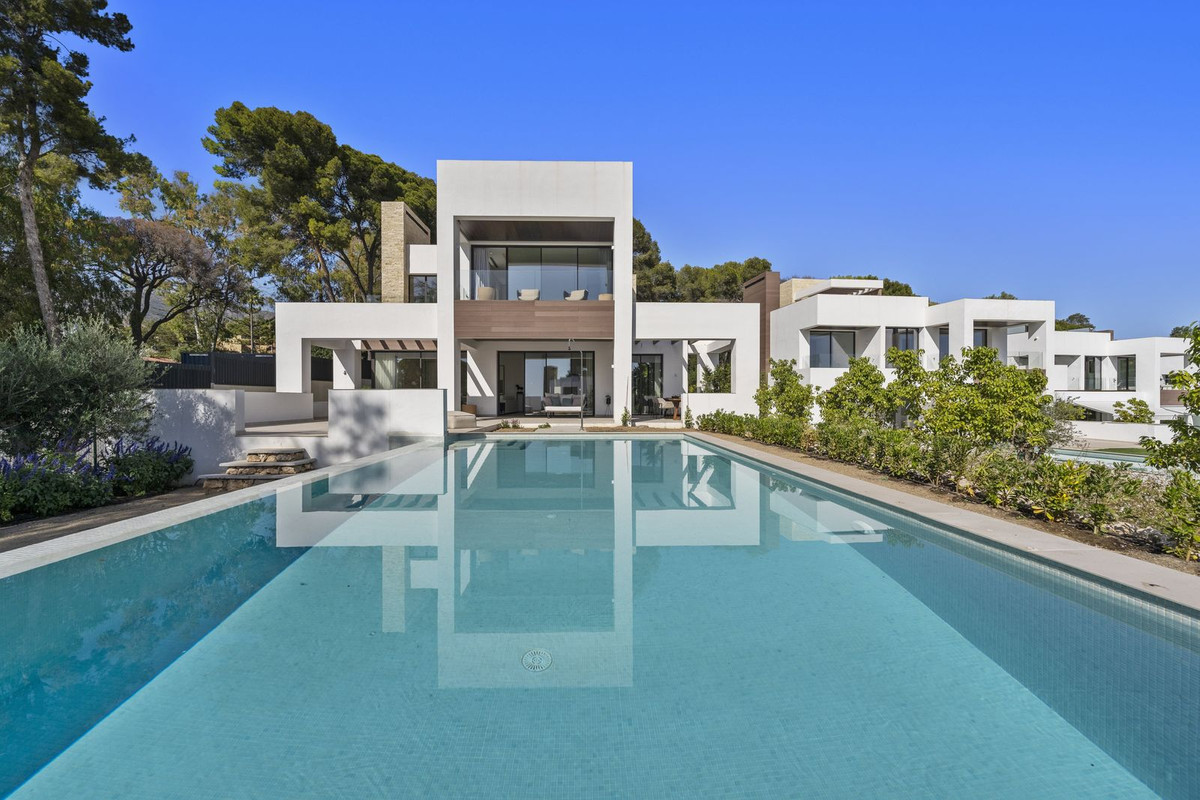 Se vende Villa - Chalet de 5 dormitorios en Costa Del Sol, Málaga, España
