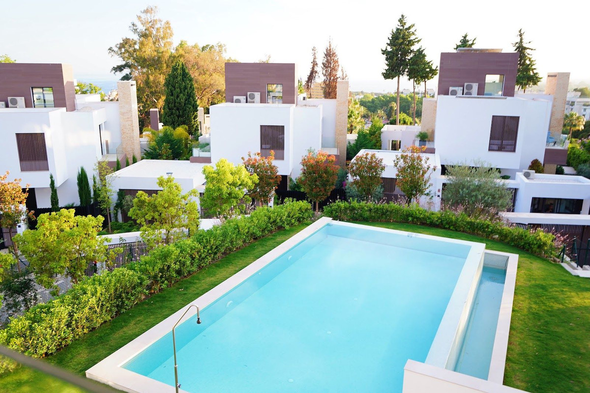 Se vende Villa - Chalet de 5 dormitorios en Costa Del Sol, Málaga, España