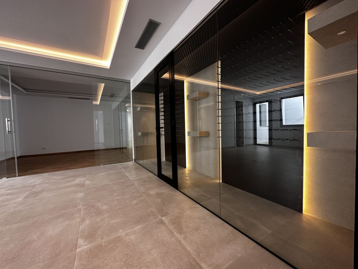 Se vende Villa - Chalet de 5 dormitorios en Costa Del Sol, Málaga, España
