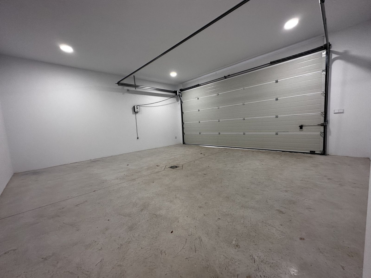 Se vende Villa - Chalet de 5 dormitorios en Costa Del Sol, Málaga, España