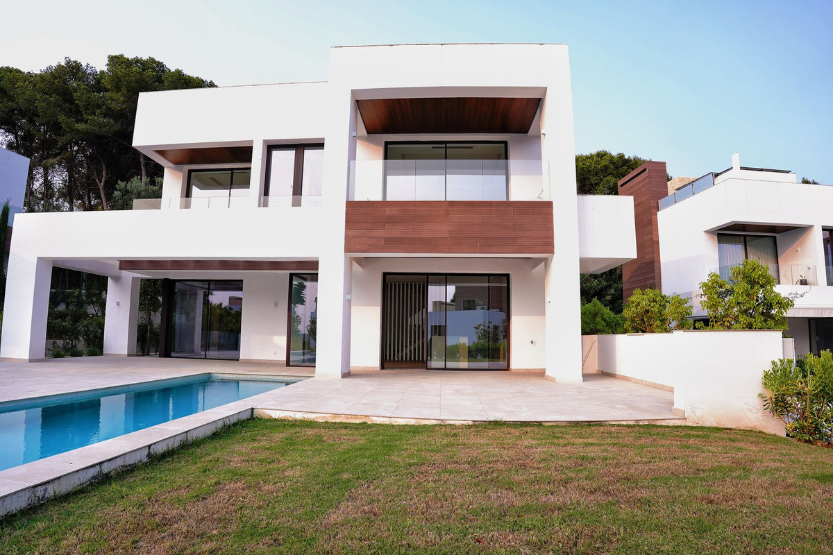 Se vende Villa - Chalet de 5 dormitorios en Costa Del Sol, Málaga, España