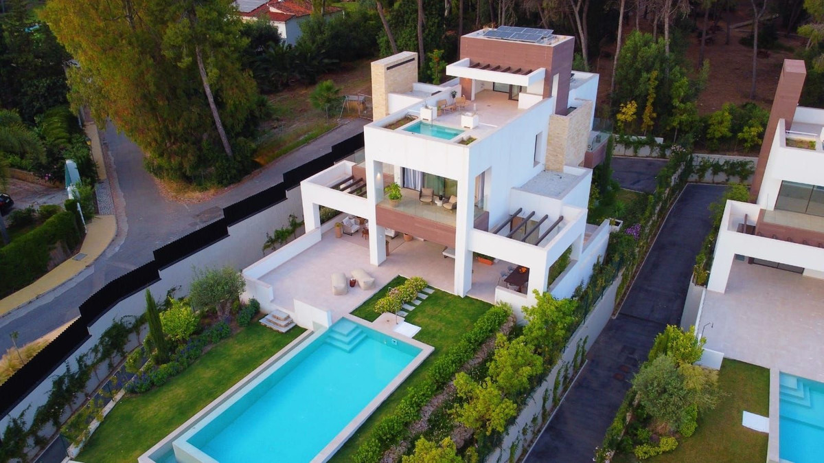 Se vende Villa - Chalet de 5 dormitorios en Costa Del Sol, Málaga, España