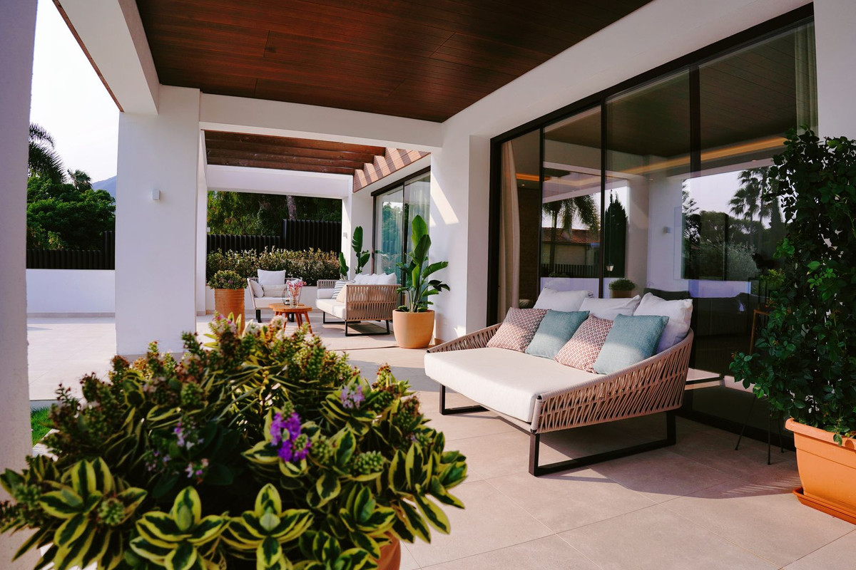 Se vende Villa - Chalet de 5 dormitorios en Costa Del Sol, Málaga, España