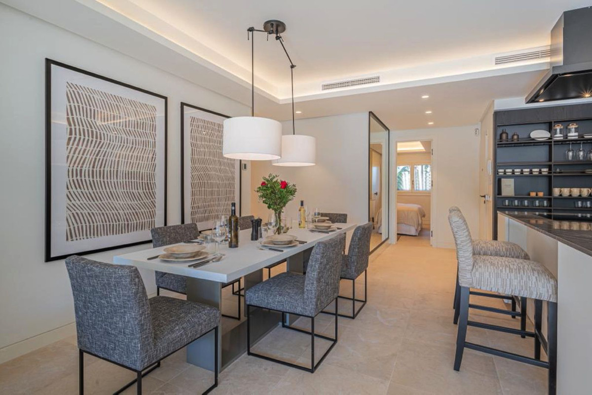 3 Bed Apartment for sale in The Golden Mile Costa Del Sol, Málaga, Spain