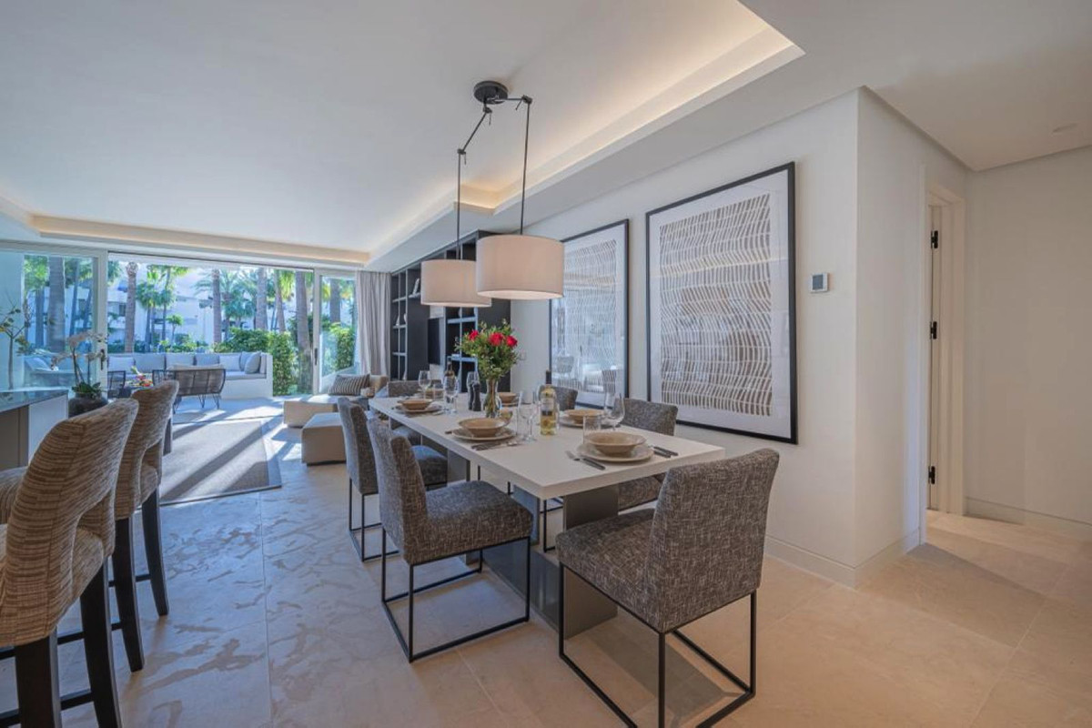 3 Bed Apartment for sale in The Golden Mile Costa Del Sol, Málaga, Spain