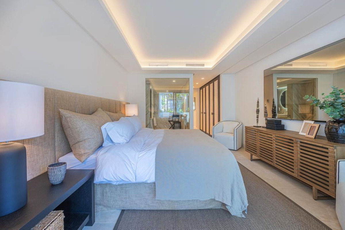 3 Bed Apartment for sale in The Golden Mile Costa Del Sol, Málaga, Spain