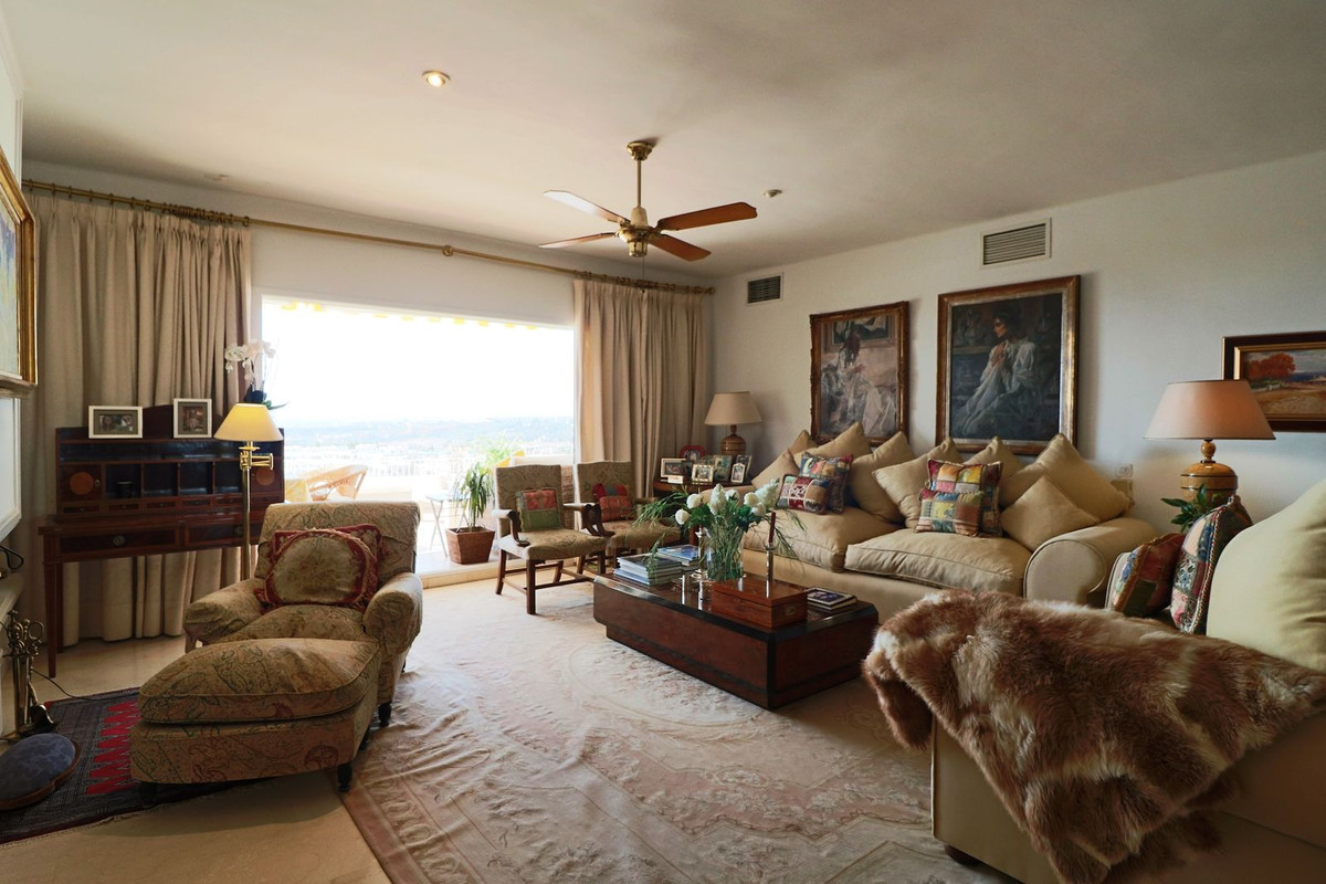 2 Bed Apartment for sale in Marbella Costa Del Sol, Málaga, Spain