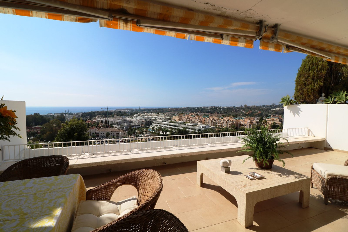 2 Bed Apartment for sale in Marbella Costa Del Sol, Málaga, Spain