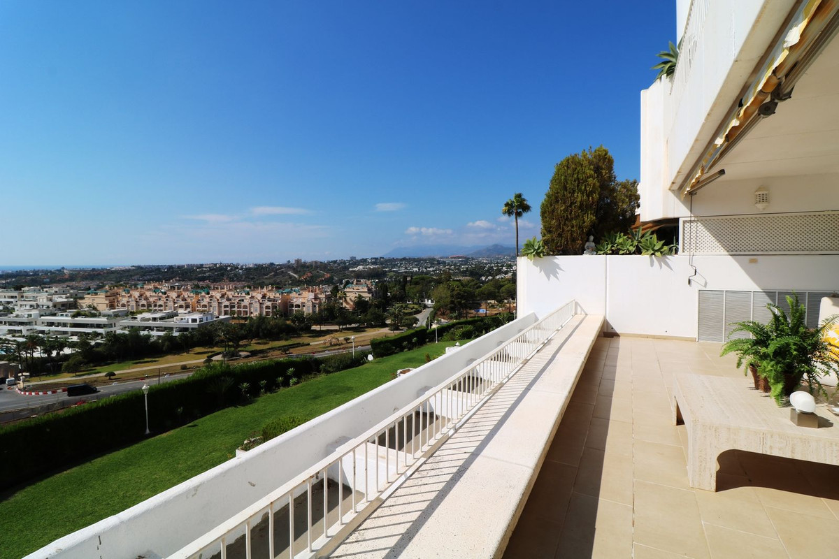 2 Bed Apartment for sale in Marbella Costa Del Sol, Málaga, Spain