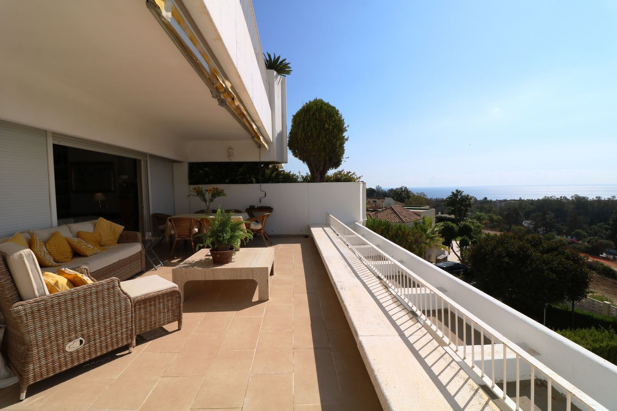 2 Bed Apartment for sale in Marbella Costa Del Sol, Málaga, Spain
