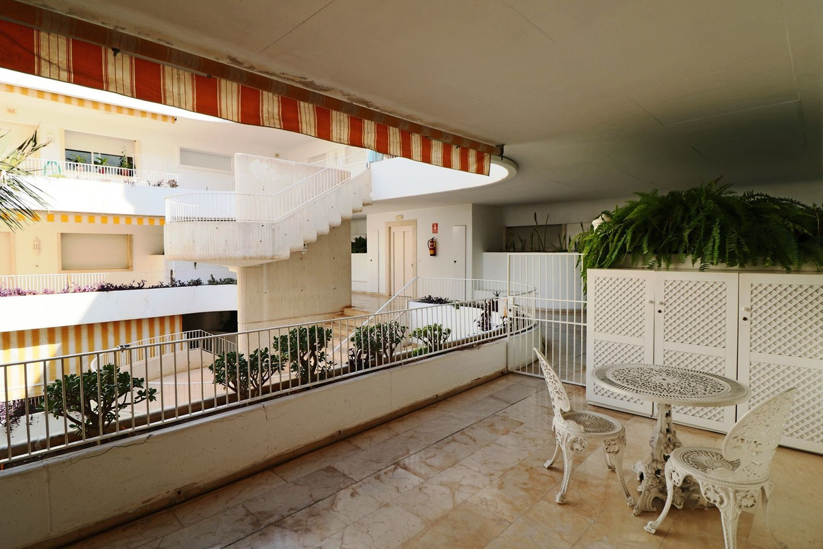2 Bed Apartment for sale in Marbella Costa Del Sol, Málaga, Spain
