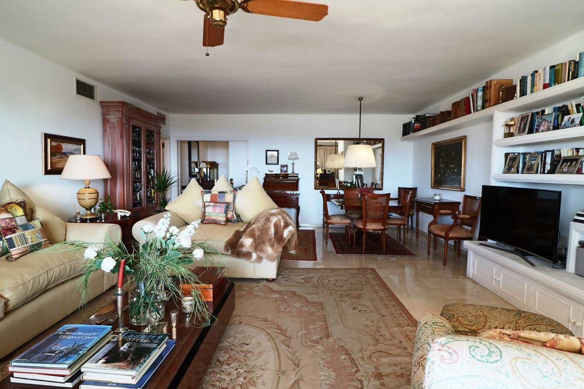 2 Bed Apartment for sale in Marbella Costa Del Sol, Málaga, Spain