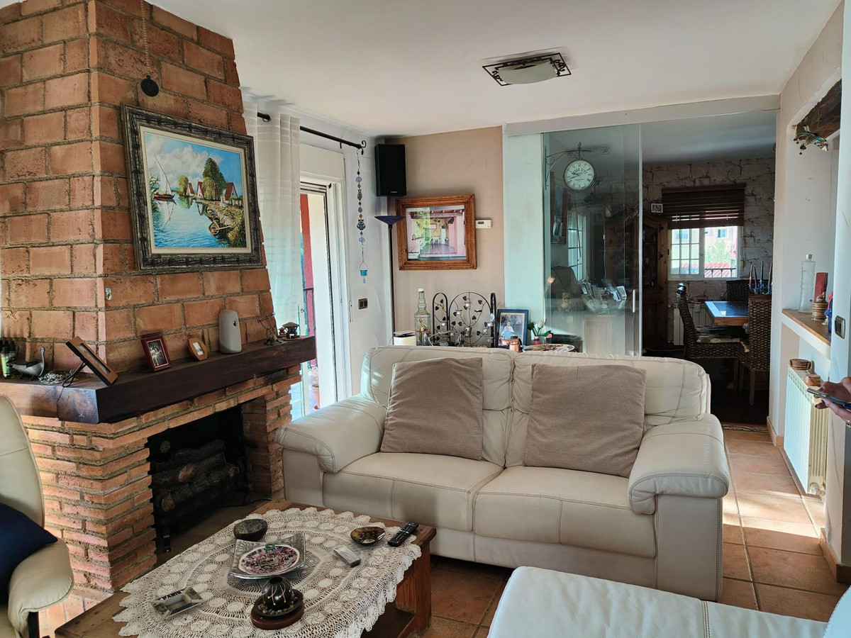 4 Bed Townhouse for sale in La Nucia Costa Blanca, Alicante, Spain