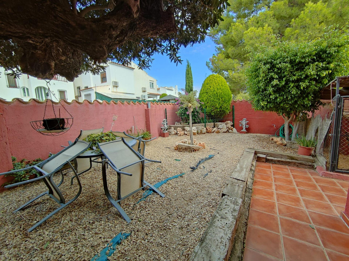 4 Bed Townhouse for sale in La Nucia Costa Blanca, Alicante, Spain