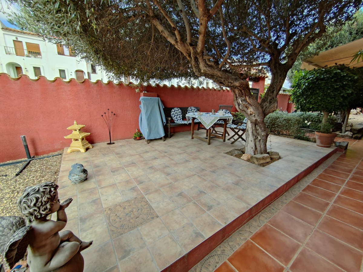 4 Bed Townhouse for sale in La Nucia Costa Blanca, Alicante, Spain