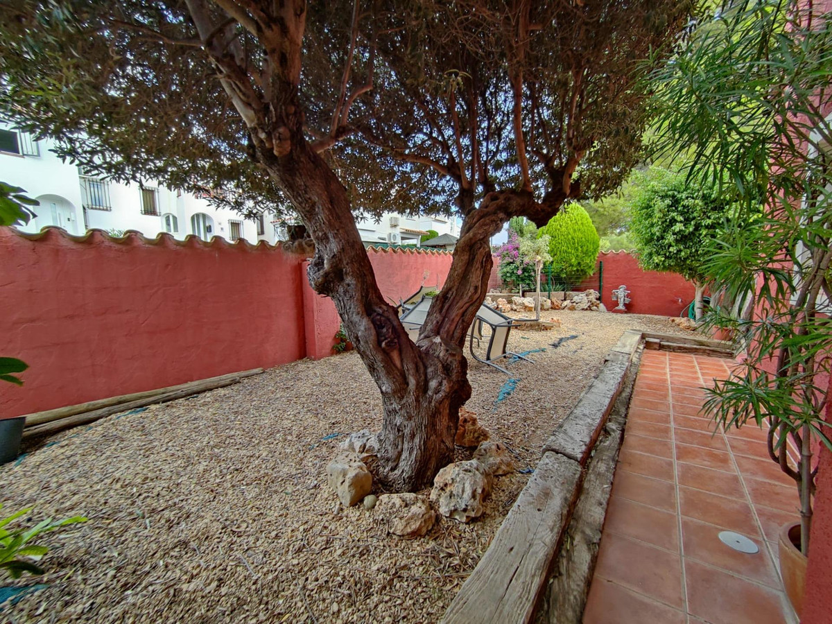4 Bed Townhouse for sale in La Nucia Costa Blanca, Alicante, Spain
