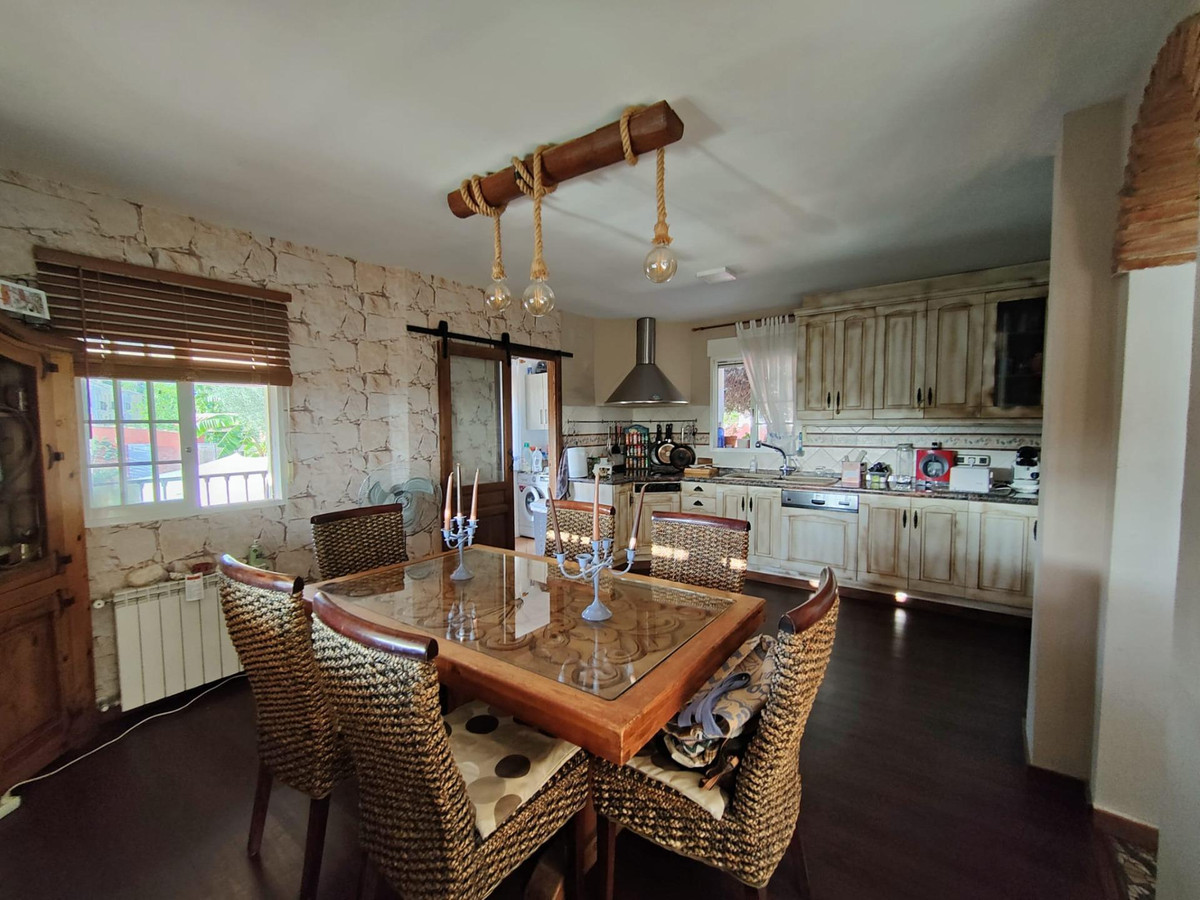 4 Bed Townhouse for sale in La Nucia Costa Blanca, Alicante, Spain