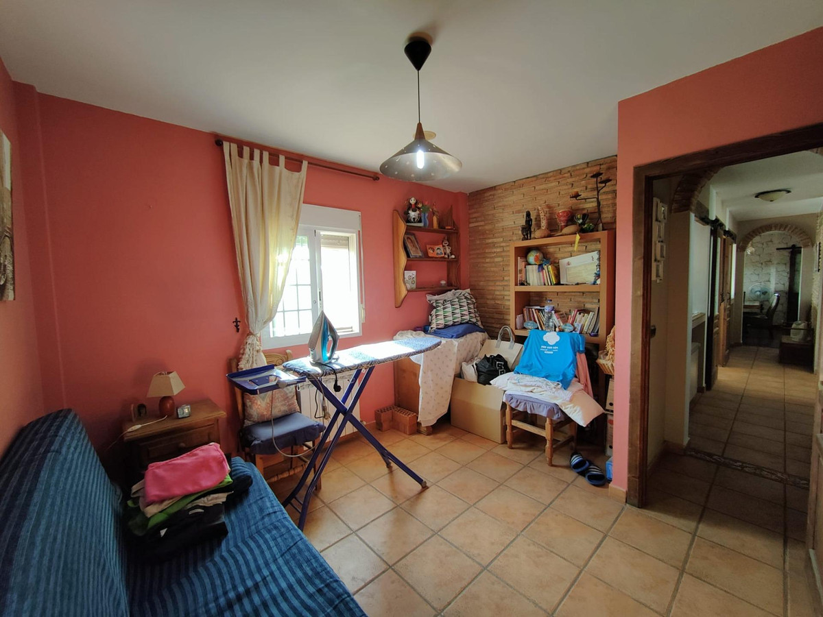 4 Bed Townhouse for sale in La Nucia Costa Blanca, Alicante, Spain