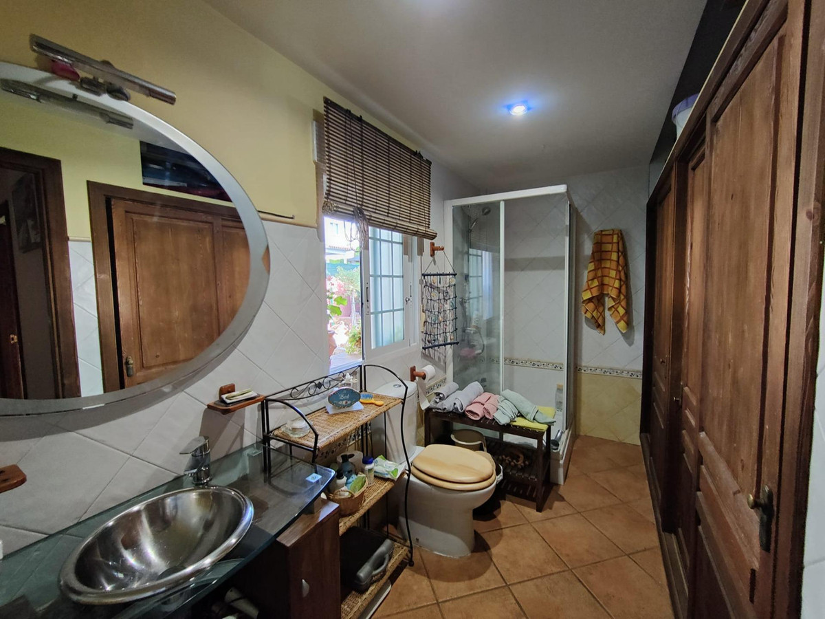 4 Bed Townhouse for sale in La Nucia Costa Blanca, Alicante, Spain