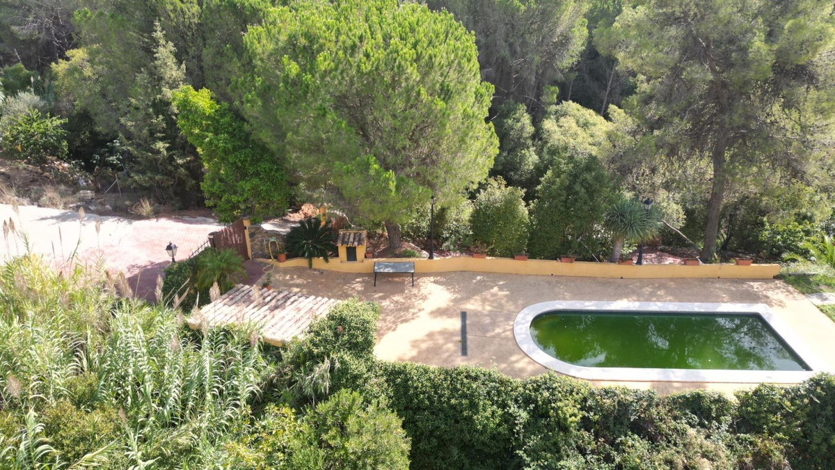 3 Bed Townhouse for sale in Ojén Costa Del Sol, Málaga, Spain