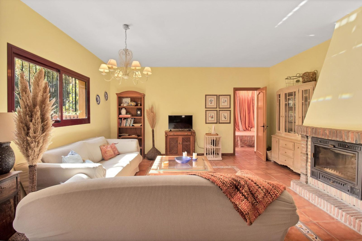 3 Bed Townhouse for sale in Ojén Costa Del Sol, Málaga, Spain