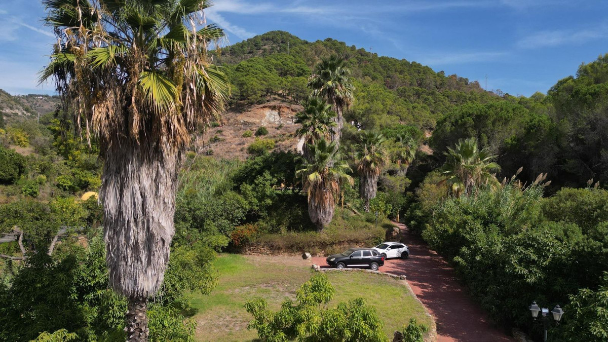 3 Bed Townhouse for sale in Ojén Costa Del Sol, Málaga, Spain