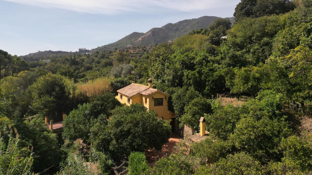 3 Bed Townhouse for sale in Ojén Costa Del Sol, Málaga, Spain