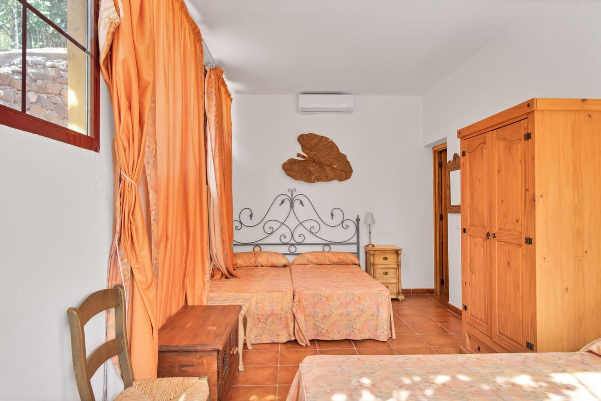 3 Bed Townhouse for sale in Ojén Costa Del Sol, Málaga, Spain