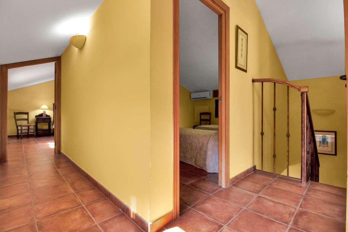 3 Bed Townhouse for sale in Ojén Costa Del Sol, Málaga, Spain