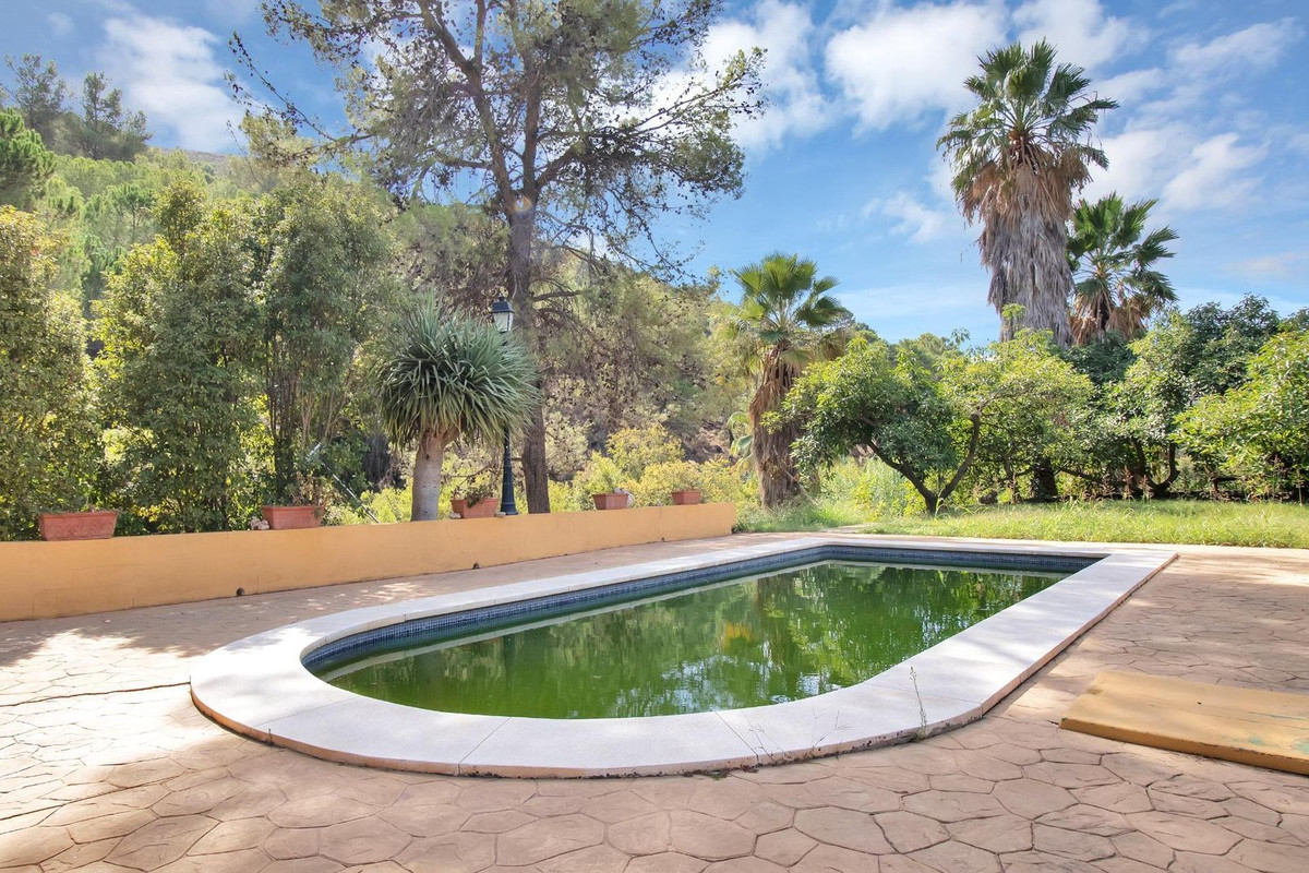 3 Bed Townhouse for sale in Ojén Costa Del Sol, Málaga, Spain